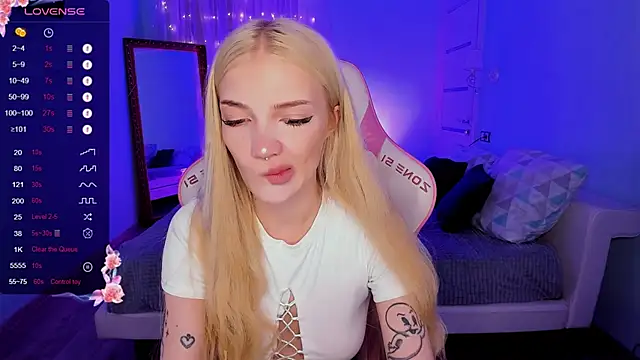 AnyaTaylor  online show from 10/22/25, 02:23