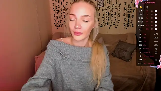 Snapshot of AnyaTaylor_ chatting on 11/12/25, 02:12 AnyaTaylor online show from 11/12/25, 02:12