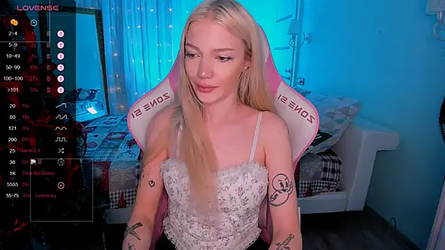 AnyaTaylor  online show from 01/07/26, 04:15