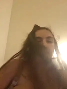 Michou02xXx online show from 12/21/25, 10:39