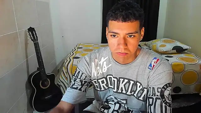 Snapshot of TeamPorn_19 chatting on 09/10/25, 06:02 TeamPorn 19 online show from 09/10/25, 06:02