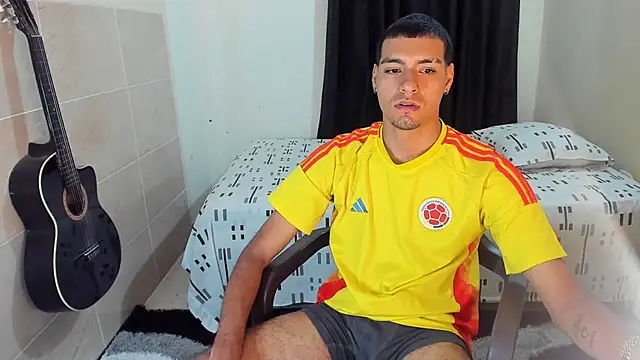 Snapshot of TeamPorn_19 chatting on 10/15/25, 04:56 TeamPorn 19 online show from 10/15/25, 04:56