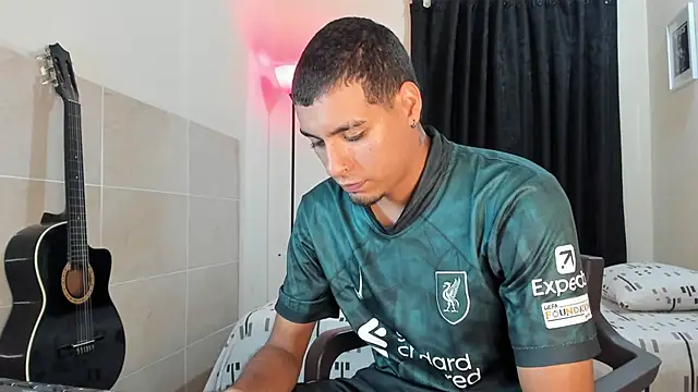 Snapshot of TeamPorn_19 chatting on 10/20/25, 07:14 TeamPorn 19 online show from 10/20/25, 07:14