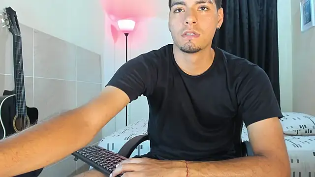 Snapshot of TeamPorn_19 chatting on 10/23/25, 07:12 TeamPorn 19 online show from 10/23/25, 07:12