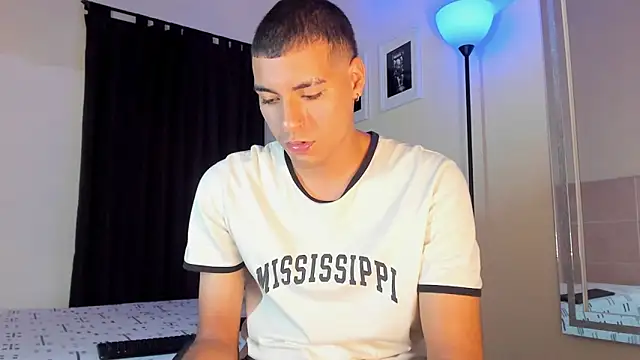 Snapshot of TeamPorn_19 chatting on 10/26/25, 03:56 TeamPorn 19 online show from 10/26/25, 03:56