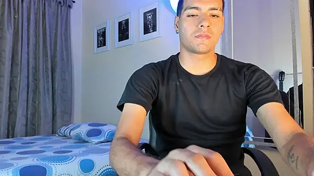 Snapshot of TeamPorn_19 chatting on 11/19/25, 01:49 TeamPorn 19 online show from 11/19/25, 01:49