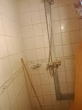 kendrafarq online show from 11/01/25, 04:36