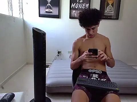 Snapshot of Dollarhot30 chatting on 10/07/25, 04:04 Dollarhot30 online show from 10/07/25, 04:04