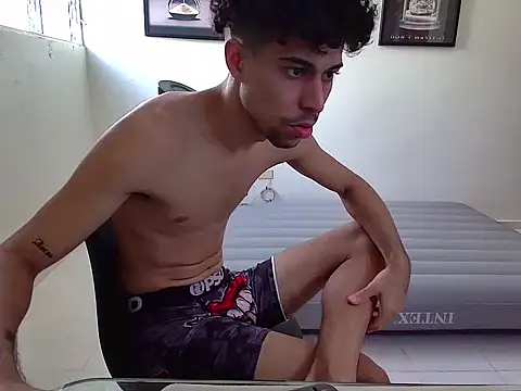 Snapshot of Dollarhot30 chatting on 11/13/25, 04:28 Dollarhot30 online show from 11/13/25, 04:28