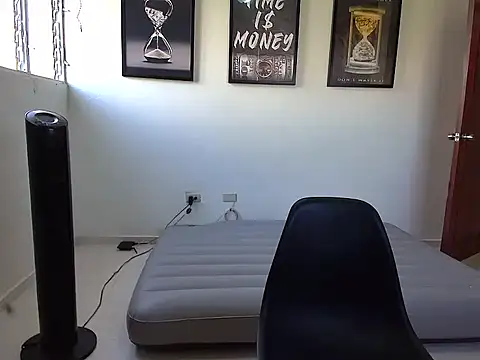 Snapshot of Dollarhot30 chatting on 11/16/25, 01:28 Dollarhot30 online show from 11/16/25, 01:28