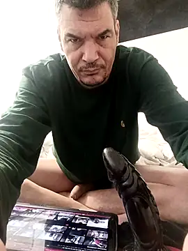 Snapshot of twitshe chatting on 11/25/25, 02:50 twitshe online show from 11/25/25, 02:50