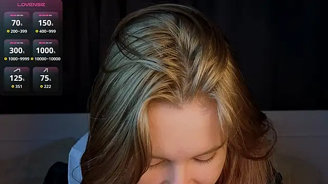 JulietteRain online show from 12/22/25, 04:37