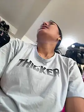 burbuja02 online show from 04/17/26, 02:53