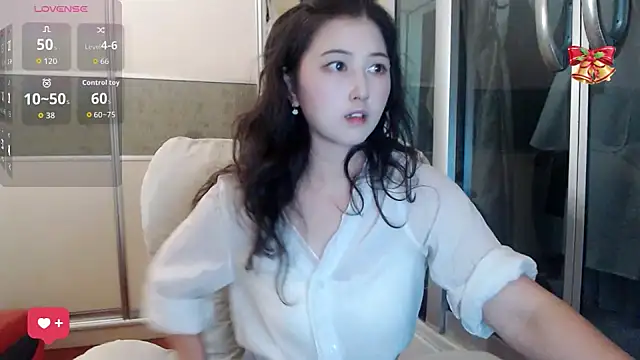 Snapshot of xx9938 chatting on 09/23/25, 01:14 xx9938 online show from 09/23/25, 01:14