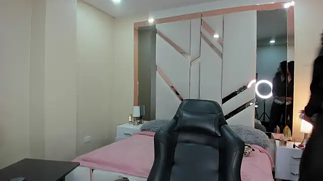 EmmaStonns online show from 10/16/25, 02:18