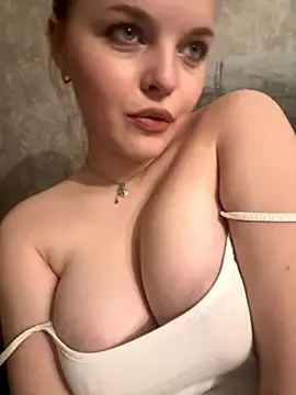 Snapshot of tamagocha chatting on 12/05/25, 08:49 tamagocha online show from 12/05/25, 08:49