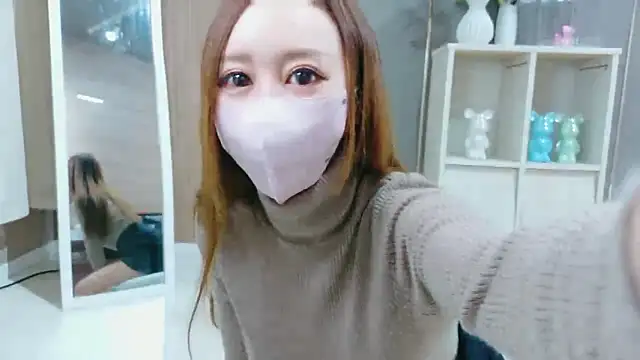 Snapshot of Xoxo__RUKA__xoxO chatting on 10/15/25, 05:18 Xoxo RUKA xoxO online show from 10/15/25, 05:18