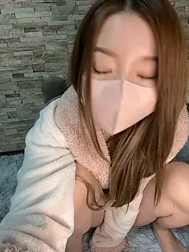 Snapshot of yuuhichan chatting on 12/15/25, 05:17 yuuhichan online show from 12/15/25, 05:17