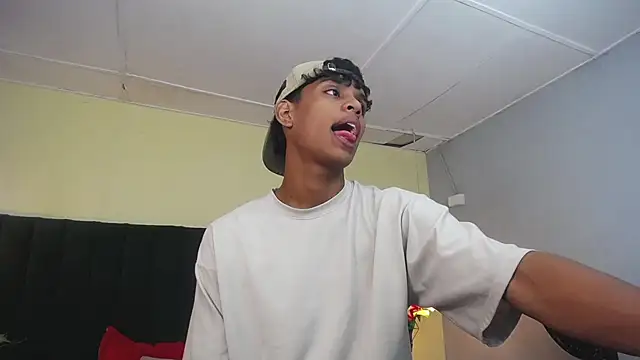 Snapshot of jhos_padill chatting on 09/11/25, 01:44 jhos padill online show from 09/11/25, 01:44