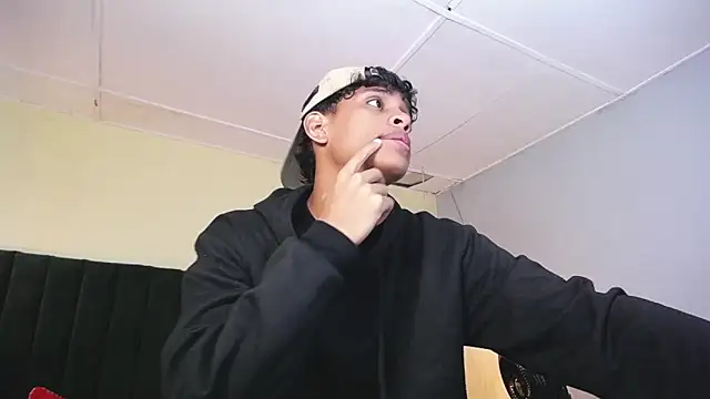 Snapshot of jhos_padill chatting on 09/17/25, 01:24 jhos padill online show from 09/17/25, 01:24