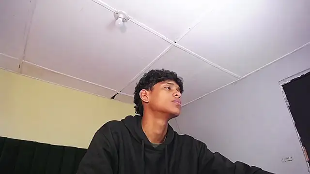 Snapshot of jhos_padill chatting on 09/18/25, 01:35 jhos padill online show from 09/18/25, 01:35