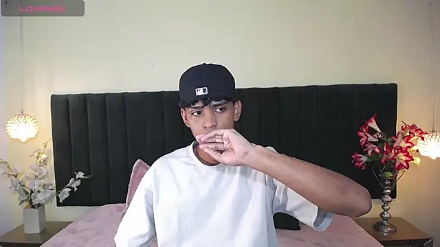 Snapshot of jhos_padill chatting on 10/22/25, 01:33 jhos padill online show from 10/22/25, 01:33