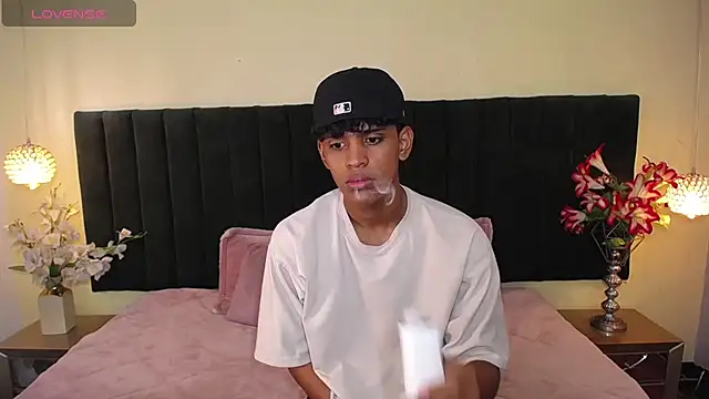 Snapshot of jhos_padill chatting on 10/23/25, 01:43 jhos padill online show from 10/23/25, 01:43