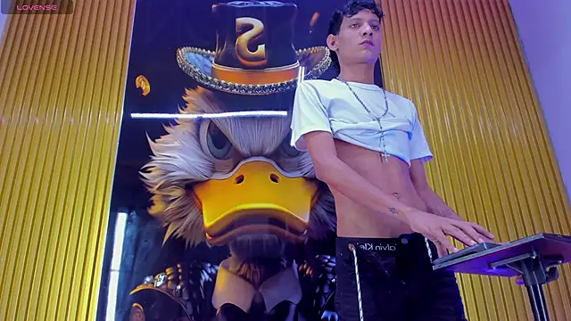 Snapshot of imperial_boys chatting on 10/25/25, 12:02 imperial boys online show from 10/25/25, 12:02