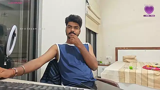 Snapshot of mrbuddy85 chatting on 10/05/25, 05:44 mrbuddy85 online show from 10/05/25, 05:44