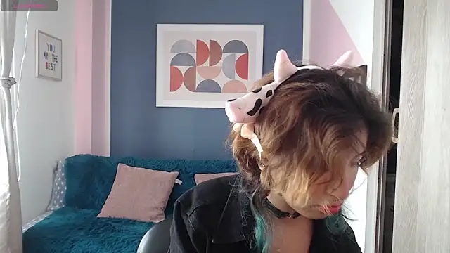 Snapshot of VenusMist chatting on 09/20/25, 01:45 VenusMist online show from 09/20/25, 01:45