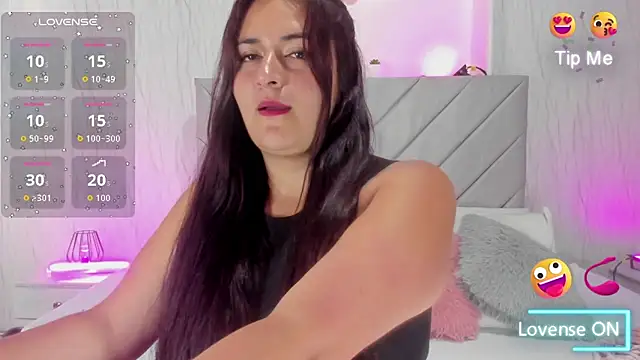 Victoria Guzman online show from 12/18/25, 04:24