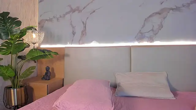 Celeste-Evanns online show from 11/19/25, 08:09