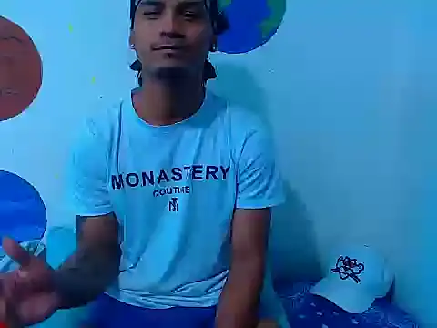 Snapshot of davidcutterr chatting on 10/19/25, 04:51 davidcutterr online show from 10/19/25, 04:51