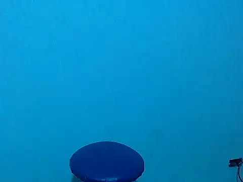 Snapshot of davidcutterr chatting on 10/22/25, 04:29 davidcutterr online show from 10/22/25, 04:29