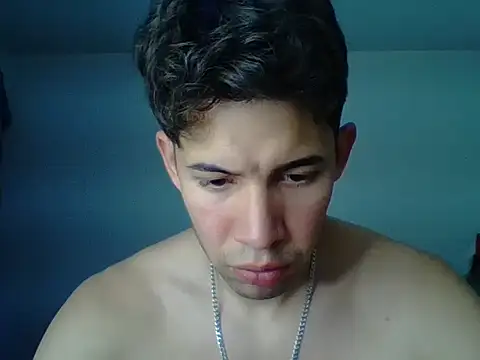 Snapshot of Maxtaylor18 chatting on 01/18/26, 11:52 Maxtaylor18 online show from 01/18/26, 11:52