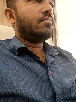 Snapshot of VJ17 chatting on 11/08/25, 06:02 VJ17 online show from 11/08/25, 06:02