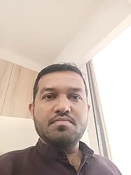 Snapshot of VJ17 chatting on 11/18/25, 04:50 VJ17 online show from 11/18/25, 04:50