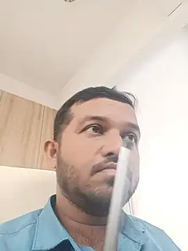 Snapshot of VJ17 chatting on 11/20/25, 08:25 VJ17 online show from 11/20/25, 08:25