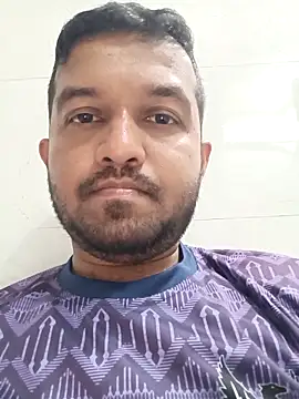 Snapshot of VJ17 chatting on 12/16/25, 02:11 VJ17 online show from 12/16/25, 02:11