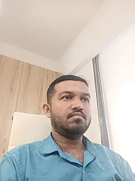 Snapshot of VJ17 chatting on 12/18/25, 06:08 VJ17 online show from 12/18/25, 06:08