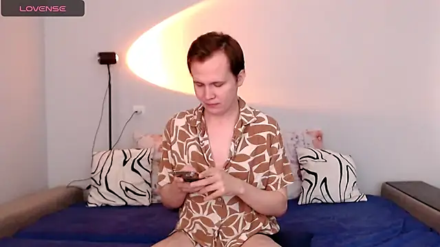 Snapshot of MadisonCharley chatting on 06/10/26, 05:39 MadisonCharley online show from 06/10/26, 05:39