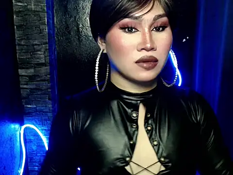 pretty lassy online show from 10/27/25, 11:03