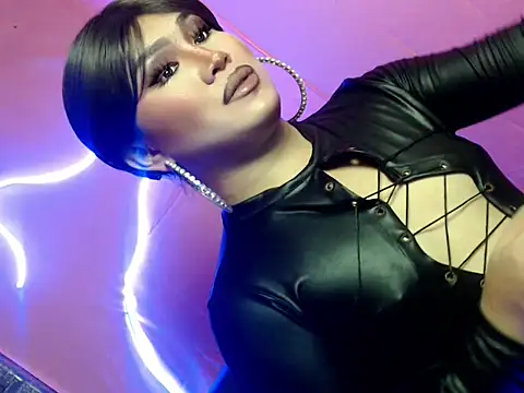 pretty lassy online show from 11/17/25, 02:23