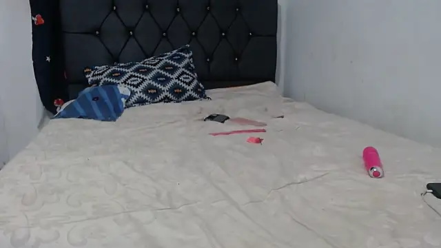 Snapshot of Angeliicaxx chatting on 09/30/25, 04:17 Angeliicaxx online show from 09/30/25, 04:17