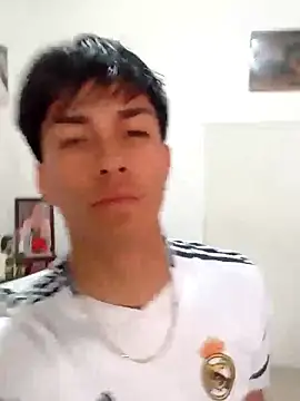 Snapshot of LUISSLEONN0958 chatting on 11/16/25, 09:09 LUISSLEONN0958 online show from 11/16/25, 09:09