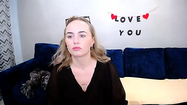 LiluMoon   online show from 05/03/26, 07:03