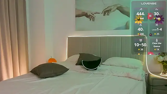 Snapshot of Lisa_Blossom chatting on 11/17/25, 06:08 Lisa Blossom online show from 11/17/25, 06:08