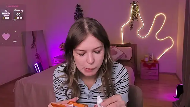 Lisa Blossom online show from 05/15/26, 06:09