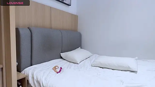 Snapshot of penny_coco chatting on 12/16/25, 09:25 penny coco online show from 12/16/25, 09:25