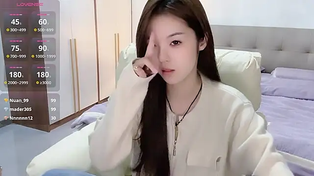 T-LL77- online show from 10/05/25, 03:54